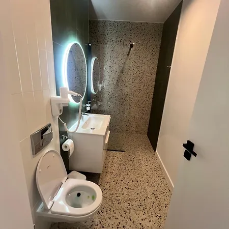 Apartment Enom Axxis Seaview